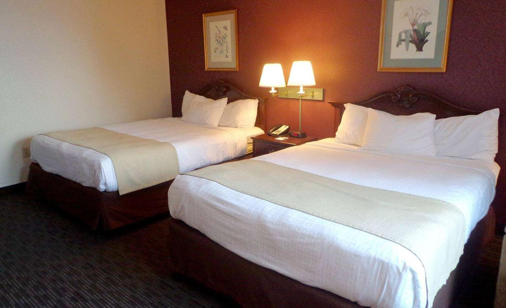 Americinn By Wyndham Marshall Екстер'єр фото